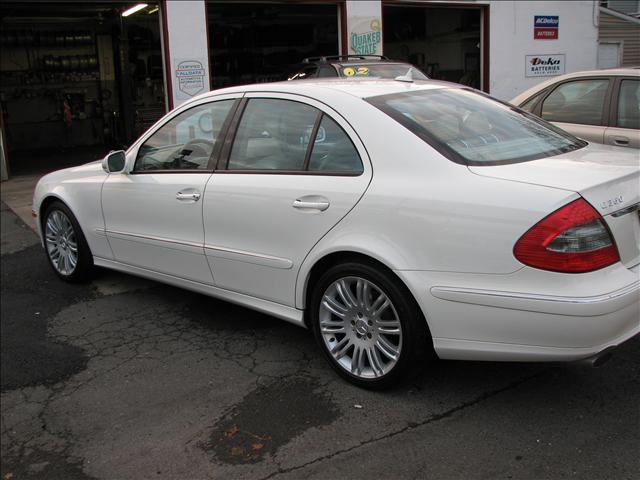 Mercedes-Benz E Class 2007 photo 2