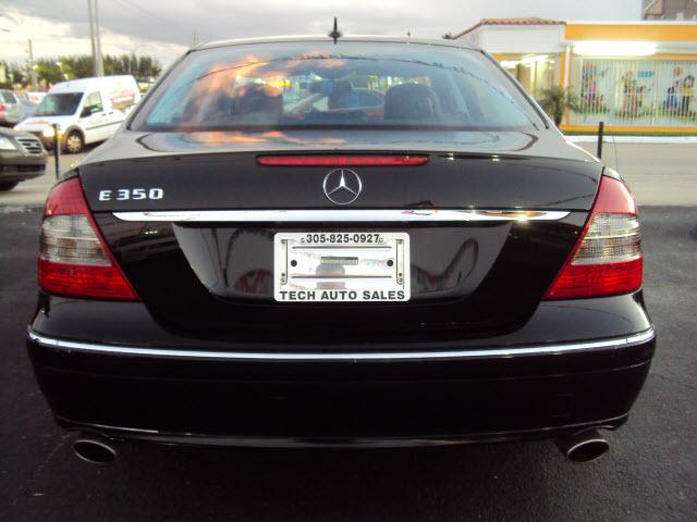 Mercedes-Benz E Class 2007 photo 4