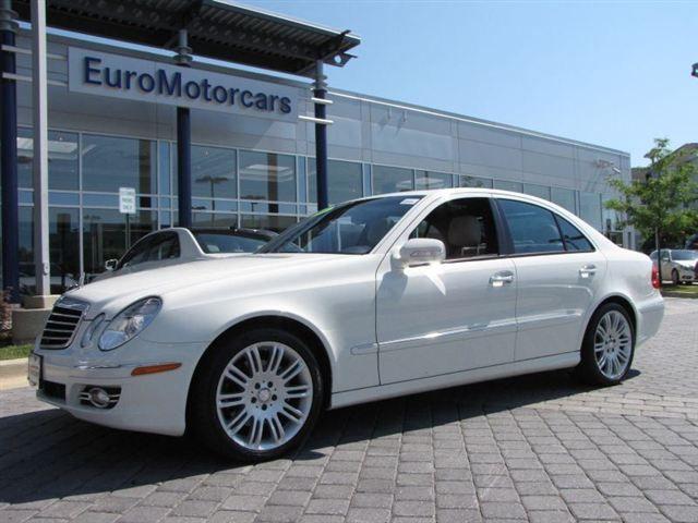 Mercedes-Benz E Class 2.5S W PWR Sunroof Sedan