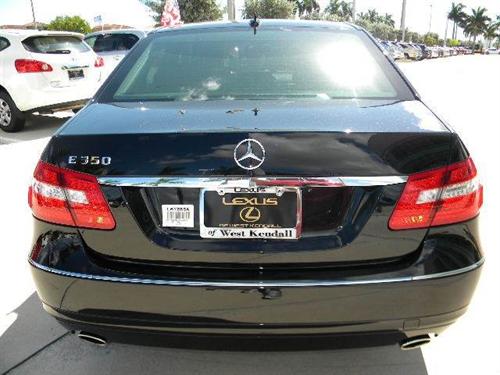 Mercedes-Benz E Class 2010 photo 2