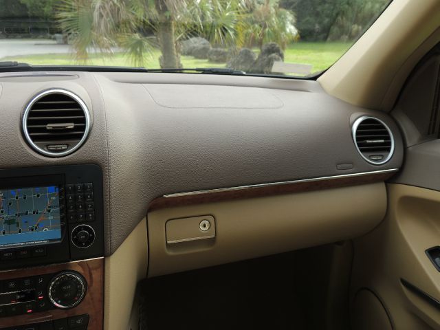 Mercedes-Benz GL-Class 2008 photo 50