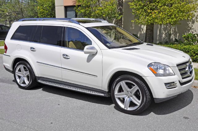 Mercedes-Benz GL-Class 2010 photo 1