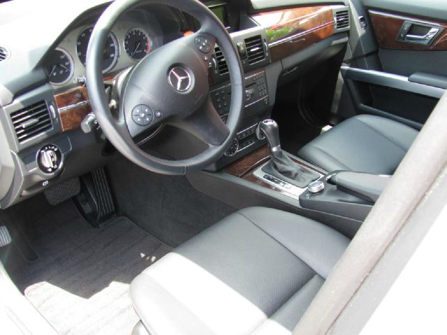 Mercedes-Benz GLK-Class 2010 photo 1