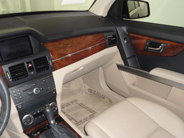 Mercedes-Benz GLK-Class 2010 photo 3