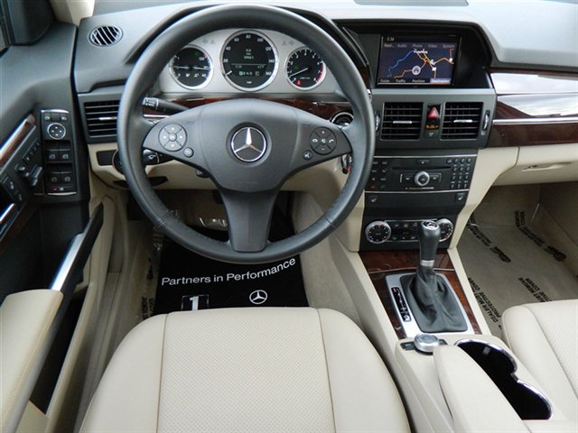 Mercedes-Benz GLK-Class 2010 photo 1