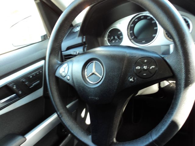 Mercedes-Benz GLK-Class 2010 photo 12