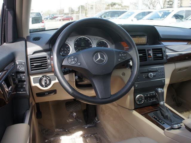 Mercedes-Benz GLK-Class 2010 photo 11