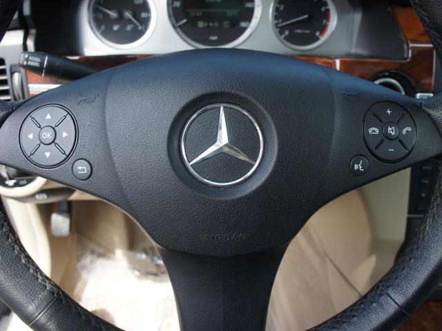 Mercedes-Benz GLK-Class 2010 photo 12