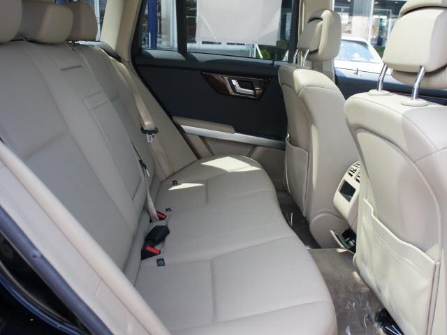 Mercedes-Benz GLK-Class 2010 photo 6