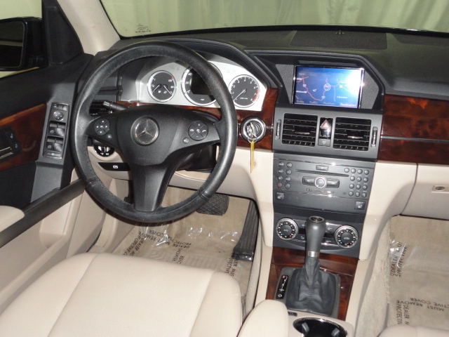 Mercedes-Benz GLK-Class 2010 photo 2