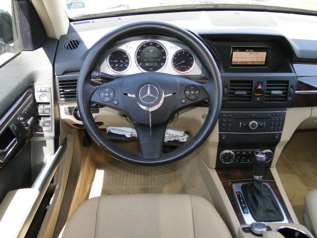 Mercedes-Benz GLK-Class 2011 photo 24