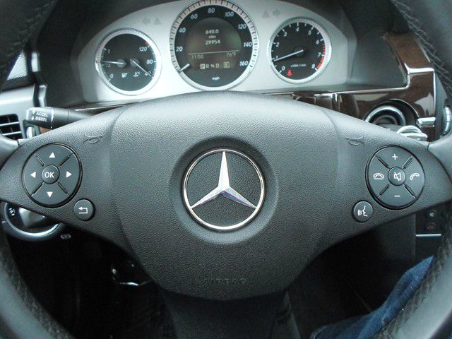 Mercedes-Benz GLK-Class 2011 photo 22