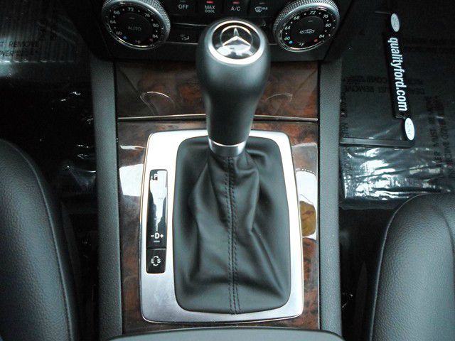 Mercedes-Benz GLK-Class 2011 photo 28