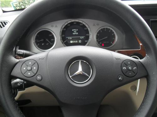 Mercedes-Benz GLK Class 2010 photo 4