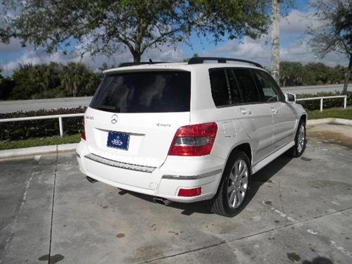 Mercedes-Benz GLK Class 2010 photo 1