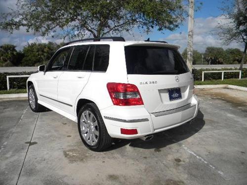 Mercedes-Benz GLK Class 2010 photo 2