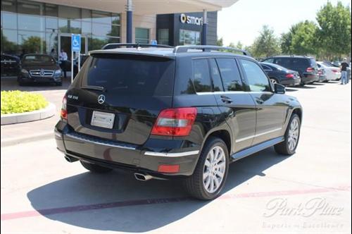 Mercedes-Benz GLK Class 2010 photo 2