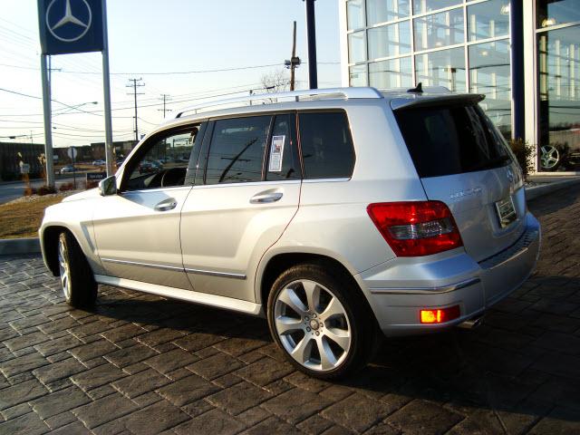 Mercedes-Benz GLK Class 2011 photo 2