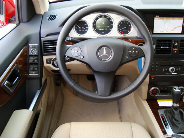 Mercedes-Benz GLK Class 2011 photo 4