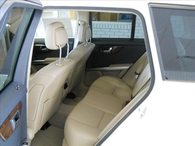 Mercedes-Benz GLK Class 2011 photo 3