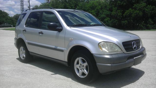 Mercedes-Benz M-Class 1998 photo 2