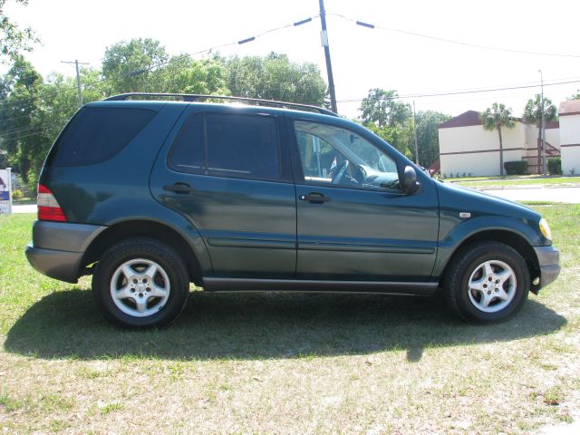 Mercedes-Benz M-Class 1998 photo 2