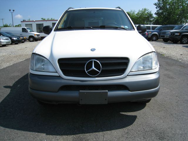 Mercedes-Benz M-Class 1998 photo 3