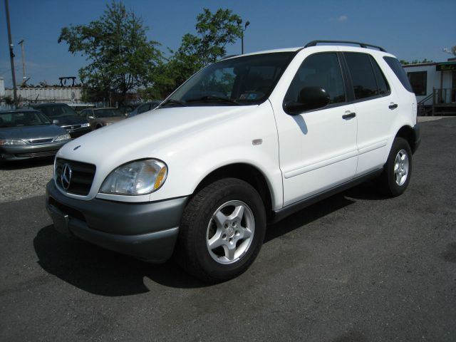 Mercedes-Benz M-Class 1998 photo 4