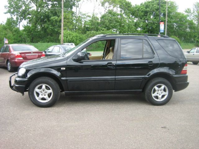 Mercedes-Benz M-Class 1999 photo 9