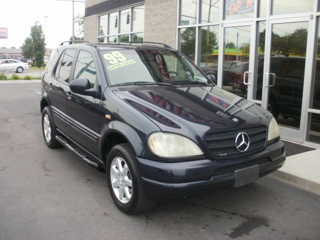 Mercedes-Benz M-Class 1999 photo 3