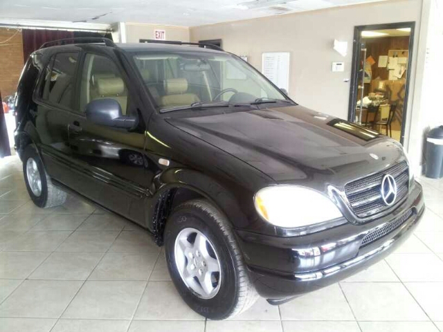 Mercedes-Benz M-Class 1999 photo 2