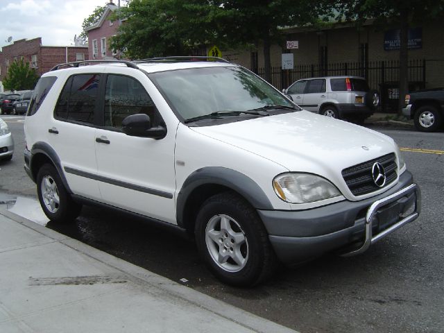 Mercedes-Benz M-Class 1999 photo 14