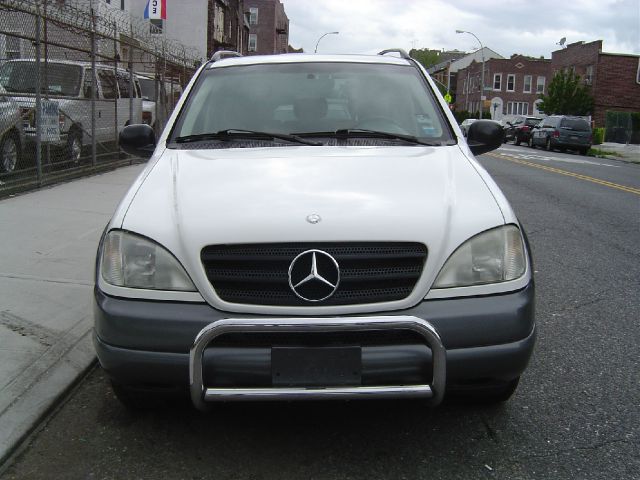 Mercedes-Benz M-Class 1999 photo 9