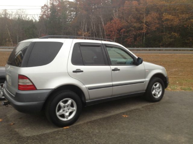 Mercedes-Benz M-Class 1999 photo 4