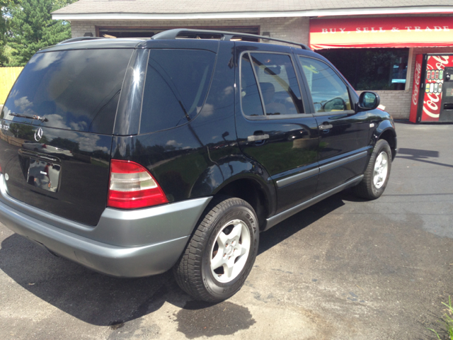 Mercedes-Benz M-Class 1999 photo 1