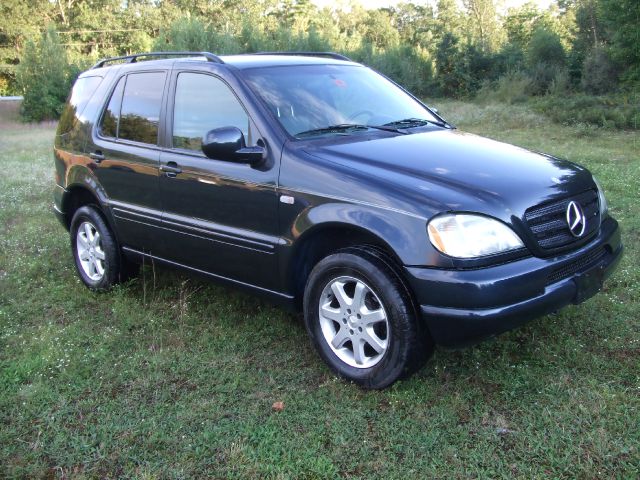 Mercedes-Benz M-Class 1999 photo 2