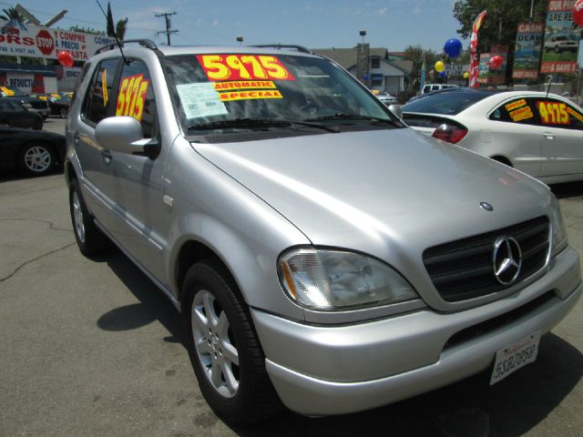 Mercedes-Benz M-Class 1999 photo 3