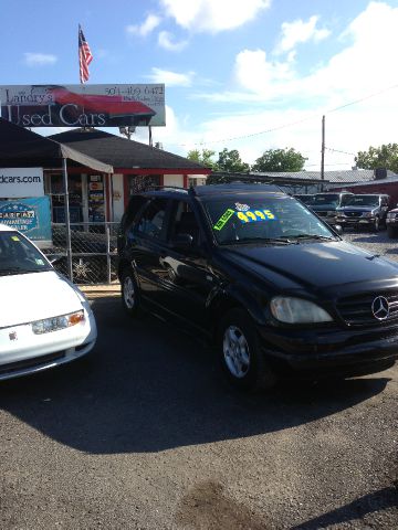 Mercedes-Benz M-Class AWD Wagon Automatic VERY NICE SUV