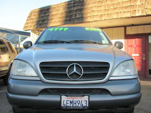 Mercedes-Benz M-Class 1999 photo 4