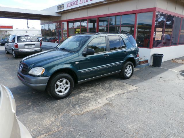 Mercedes-Benz M-Class 1999 photo 3