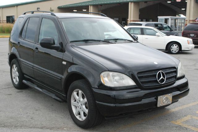 Mercedes-Benz M-Class 2000 photo 4