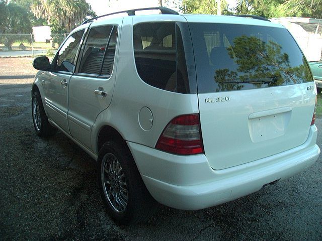 Mercedes-Benz M-Class 2000 photo 7