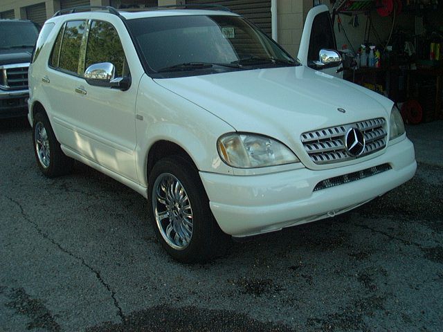 Mercedes-Benz M-Class 2000 photo 8