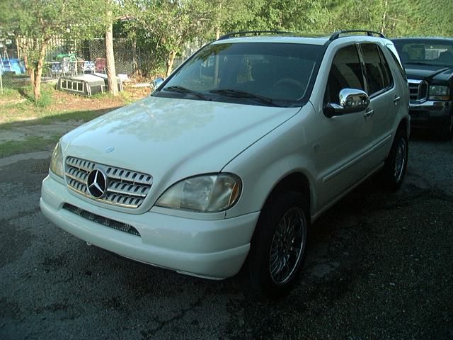 Mercedes-Benz M-Class 2000 photo 9