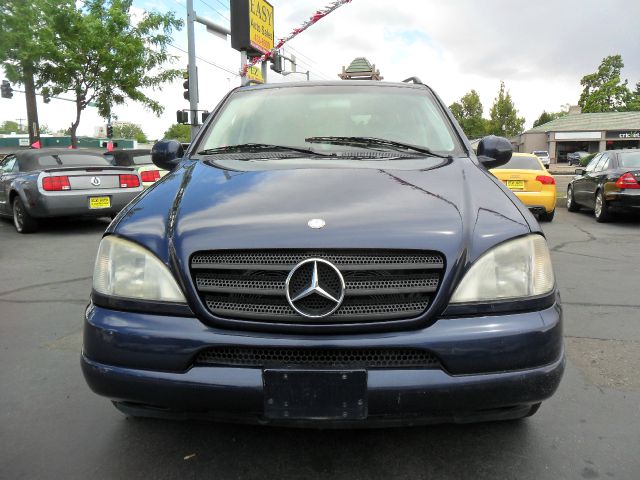 Mercedes-Benz M-Class 2000 photo 4