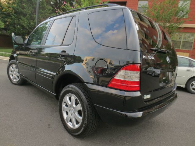 Mercedes-Benz M-Class 2000 photo 3