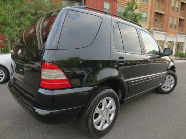 Mercedes-Benz M-Class 2000 photo 4