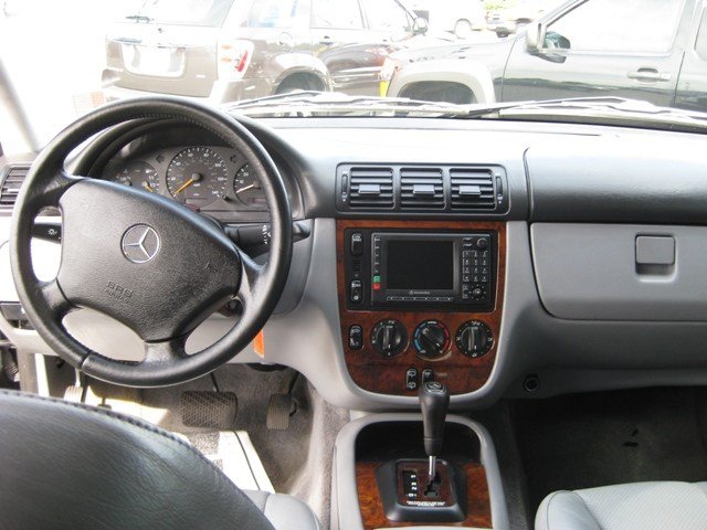 Mercedes-Benz M-Class 2000 photo 5