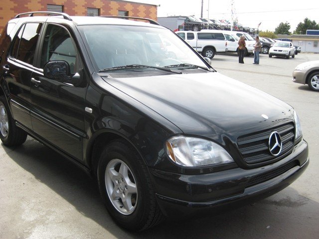 Mercedes-Benz M-Class 2000 photo 2