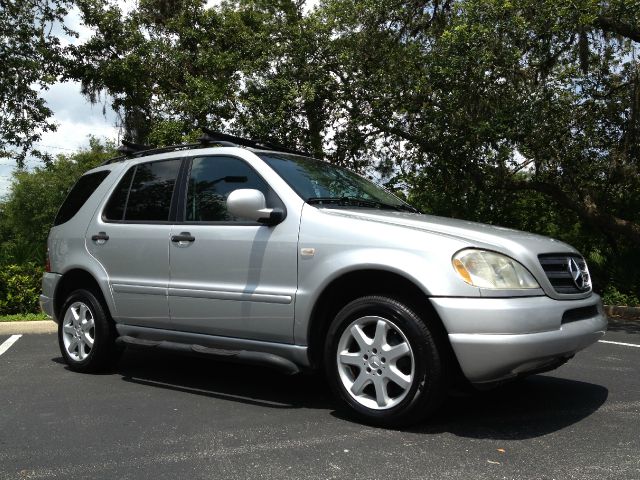 Mercedes-Benz M-Class 3500 SLT Dually SUV